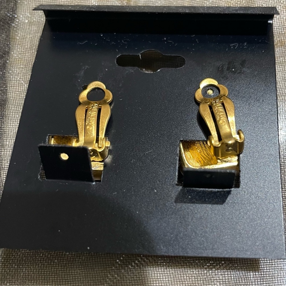 Vintage Givenchy Gold-Tone Faux Amber/Cabochon Clip-on Earrings - Picture 10 of 12